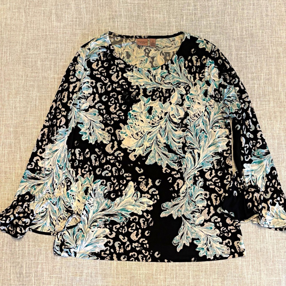 Chico's Easywear Size 2 Animal Print Scoop Neck Knit Stretch 3/4 Bell Sleeve